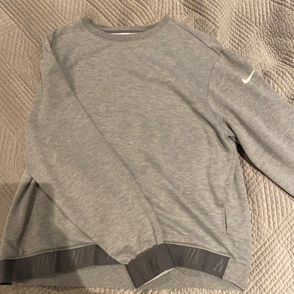 Grey Nike pull over